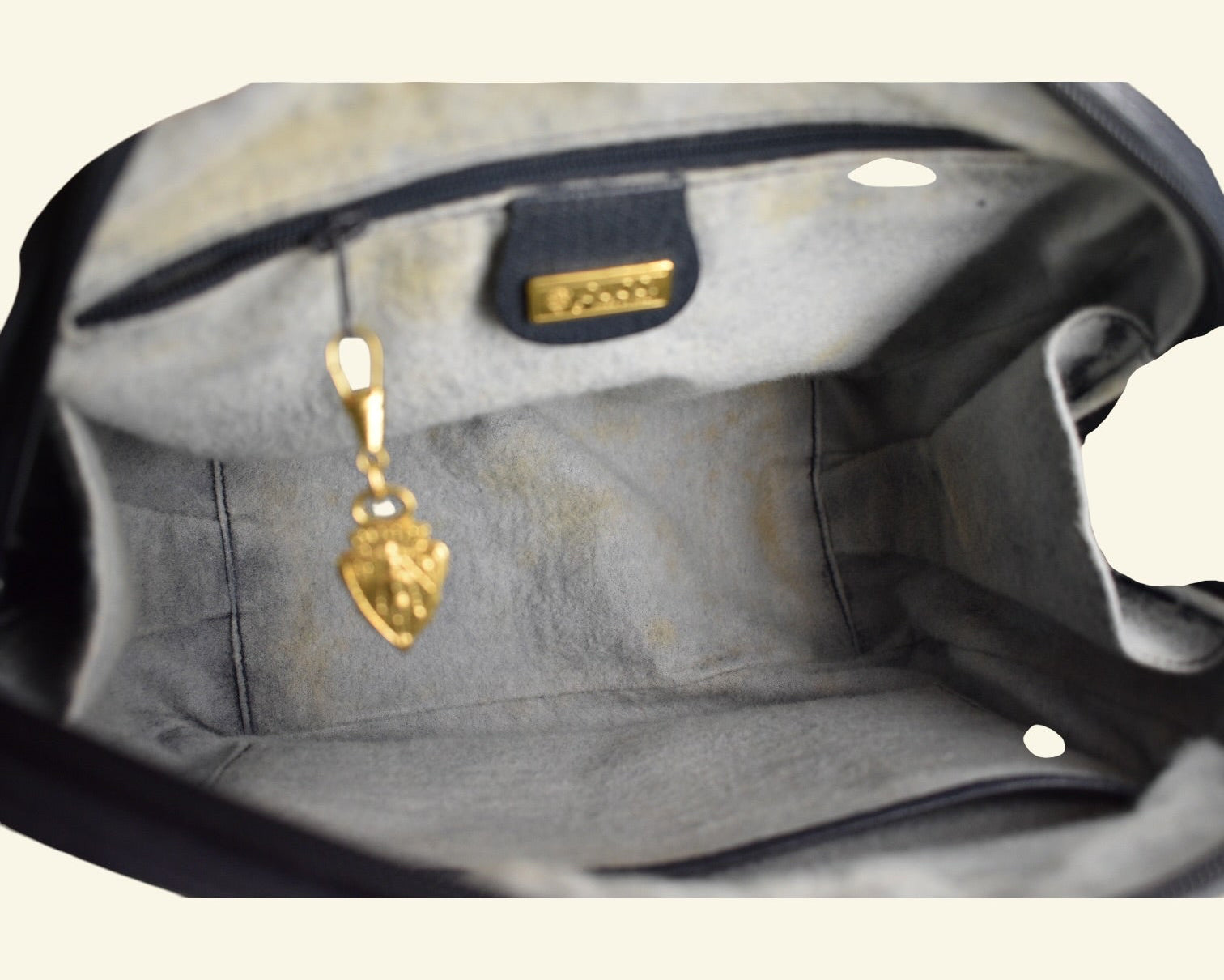 Vintage Gucci Navy Cutie