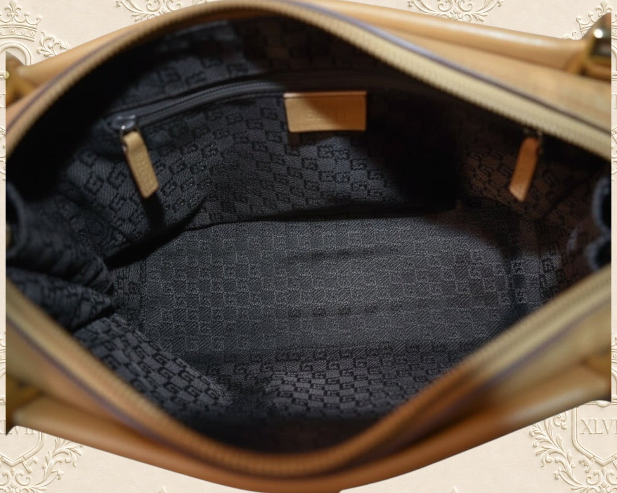 Gucci Piston Lock Jackie