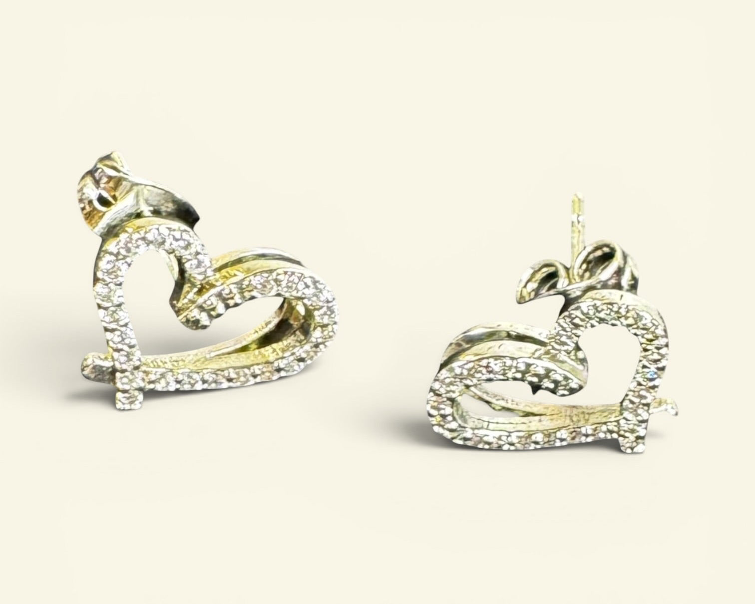 Heart stud earrings